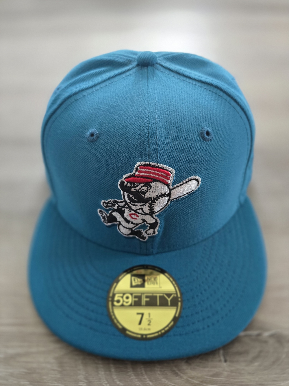 Cincinnati Reds New Era MLB Fitted Hat Cap 7 1/2  2003 Side Patch Brand New
